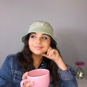 Meet your Posher, Emma